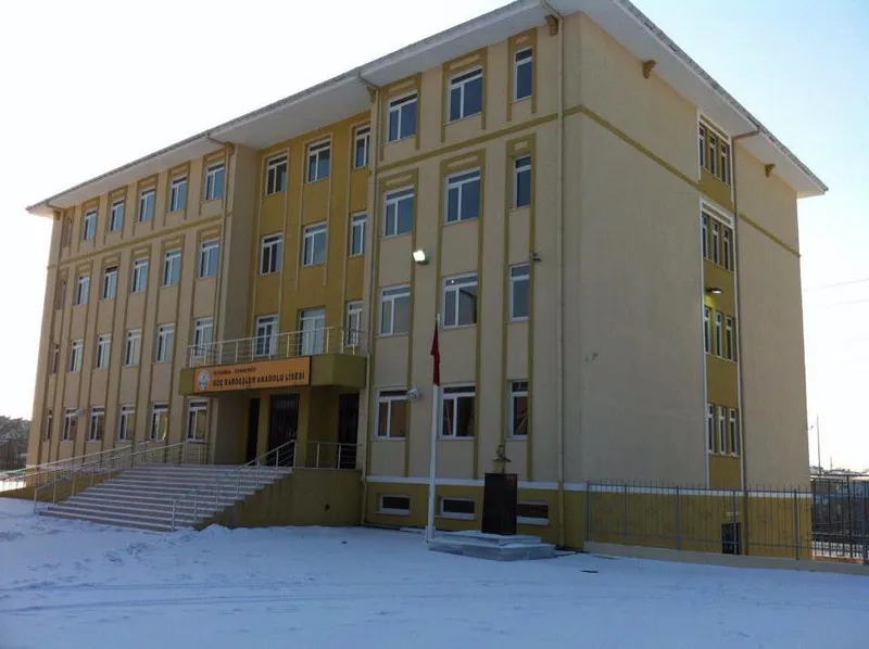 Güç Kardeşler Anadolu Lisesi görsel 1